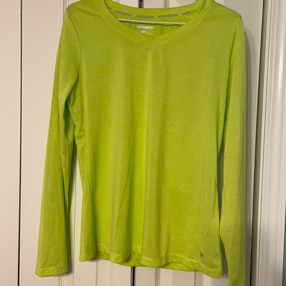 Women’s medium XERSION long sleeve performance tee